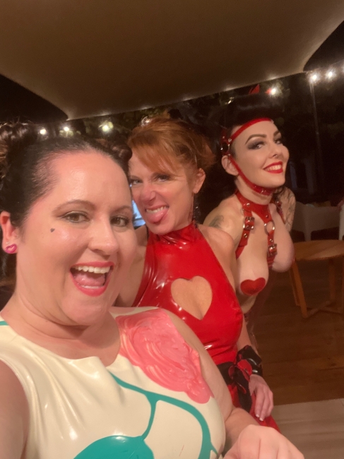 Plunge Fetish Gallery